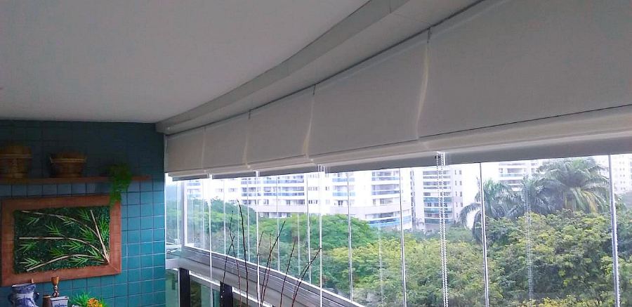Cortina romana em tela solar